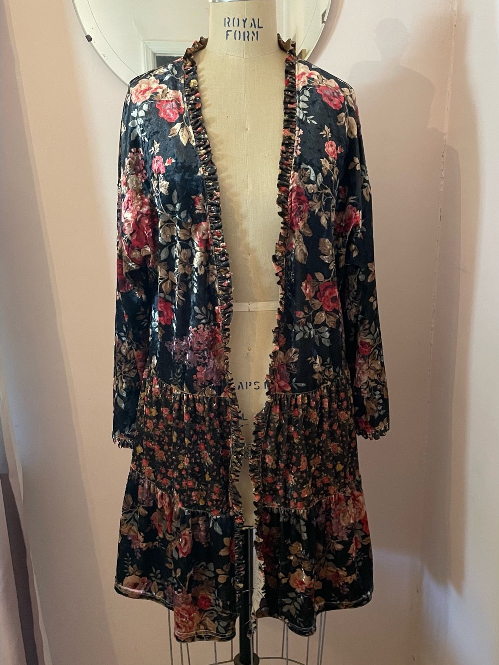easel Velvet Floral Ruffle-Trim Open Cardigan